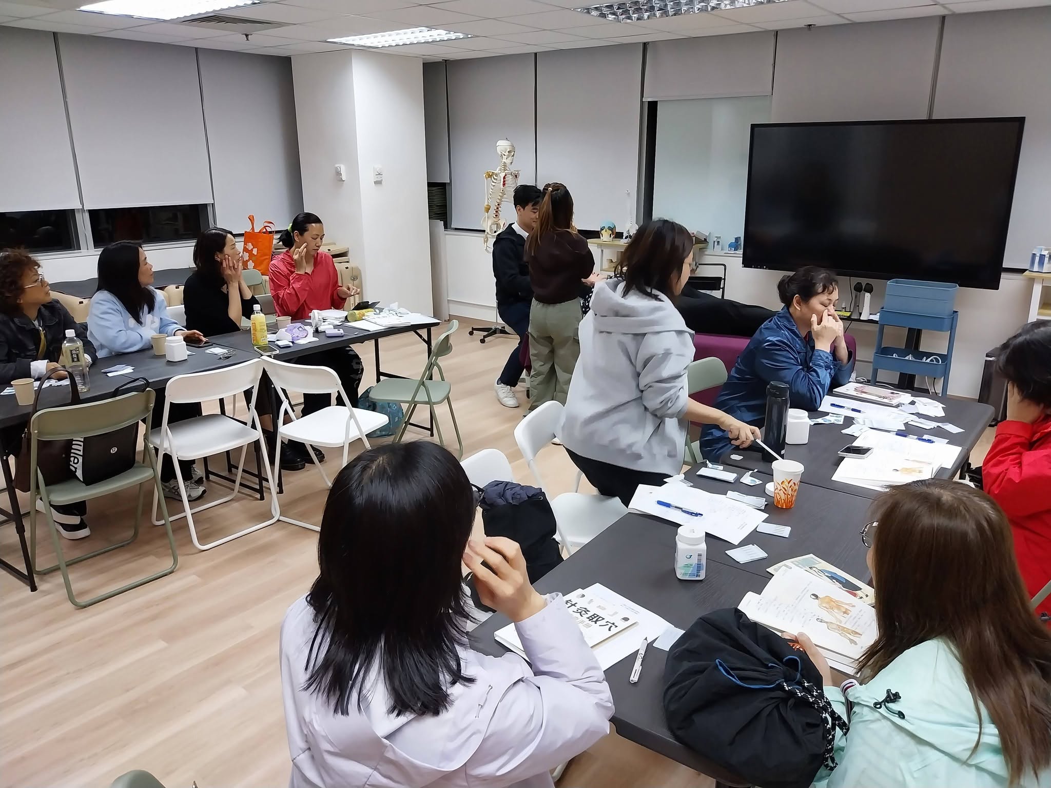中醫針灸穴位拔罐課程 — 課堂實況