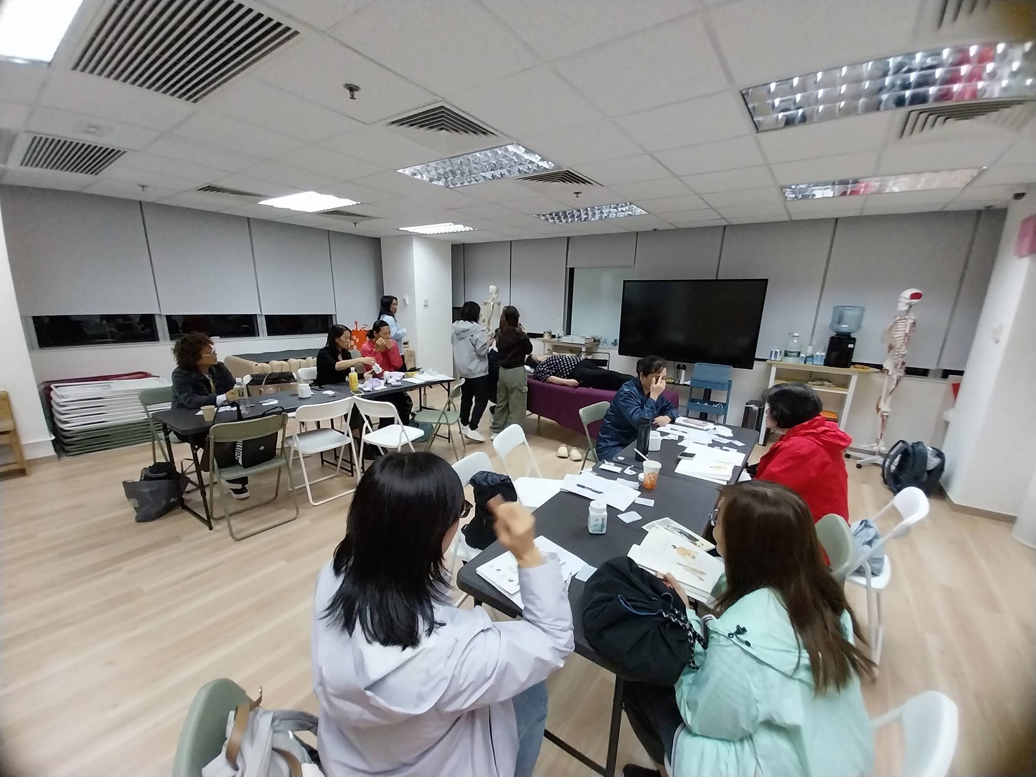 中醫針灸穴位拔罐課程 — 課堂實況